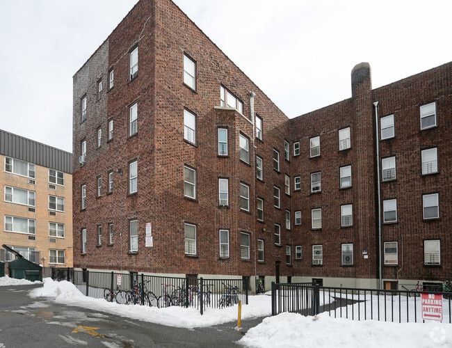 200 W Merrick Rd, Freeport, NY 11520 Rentals Freeport, NY