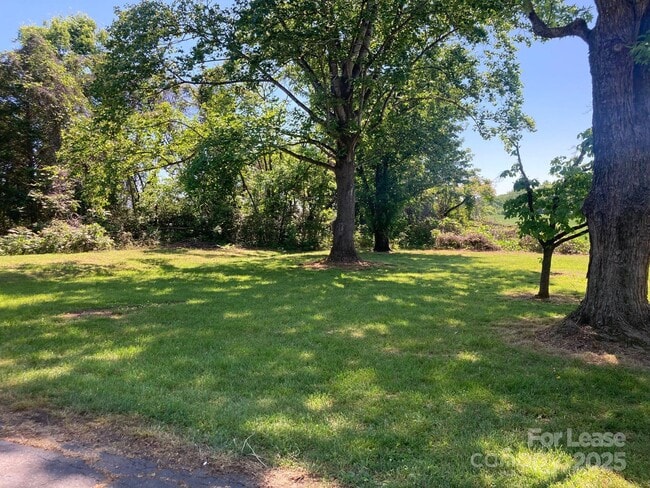 Foto del edificio - 1697 Morningside Dr