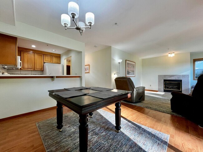 Foto del edificio - Lovely Furnished Condo Close to Kingston F...