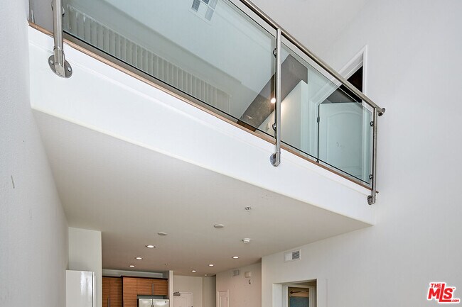 Foto del edificio - 629 Traction Ave
