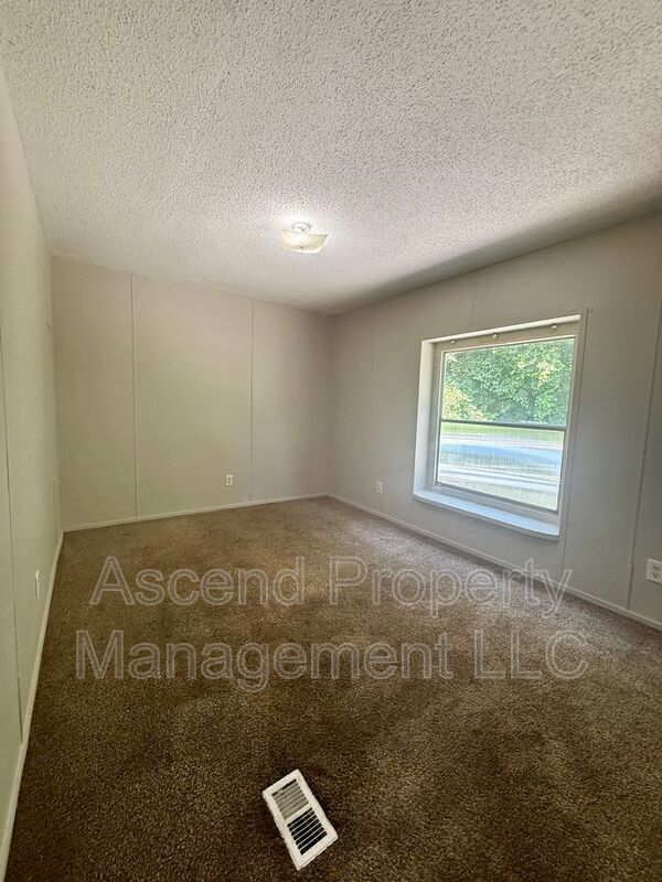 Foto del edificio - 8903 Nelson Rd