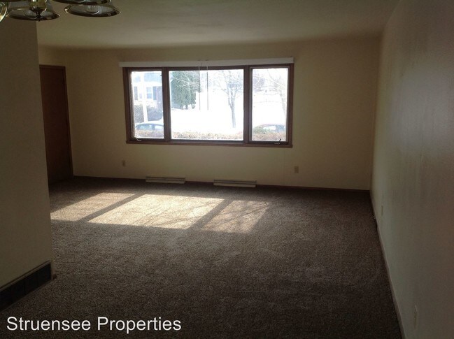 Building Photo - 3 br, 1.5 bath Apartment - 1456 W 3RD AVENUE