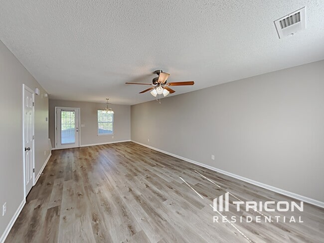 Building Photo - 324 Valley Heights Ln