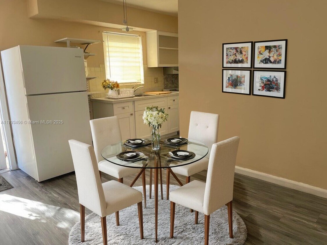 Foto principal - 211 SE 9th Ct