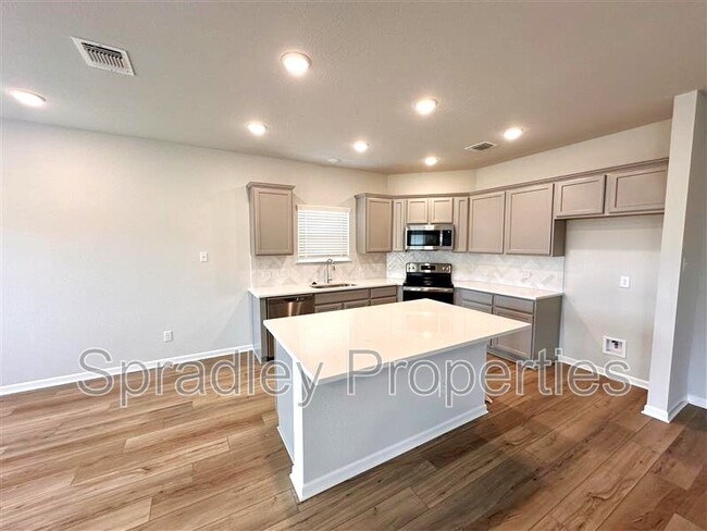 Building Photo - 2609 Fox River Dr