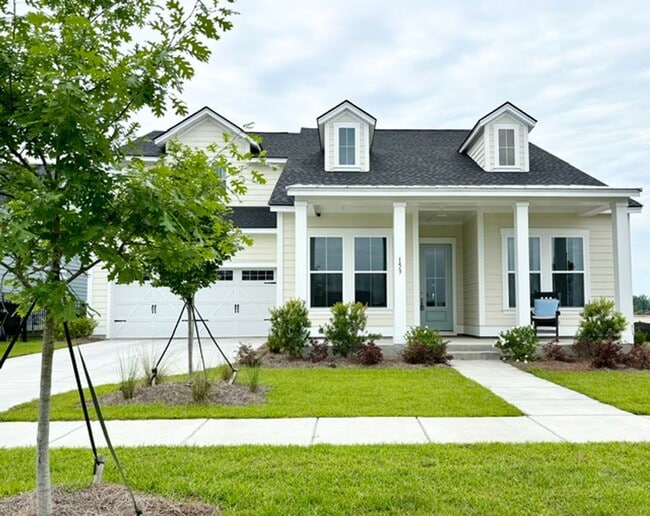 Building Photo - Stunning Carnes Crossroads 4 Bed/4 Bath