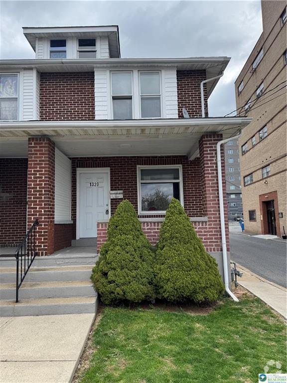Building Photo - 1320 Chelsea Ave