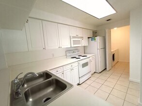Building Photo - 3018 Alcazar Pl