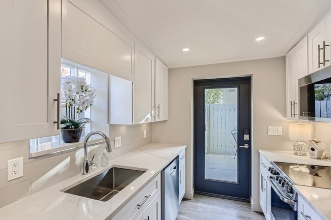 Photo - Congress Park – Beautiful High-End Studio House