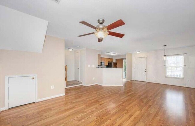 Foto del edificio - 4946 Whitney Terrace