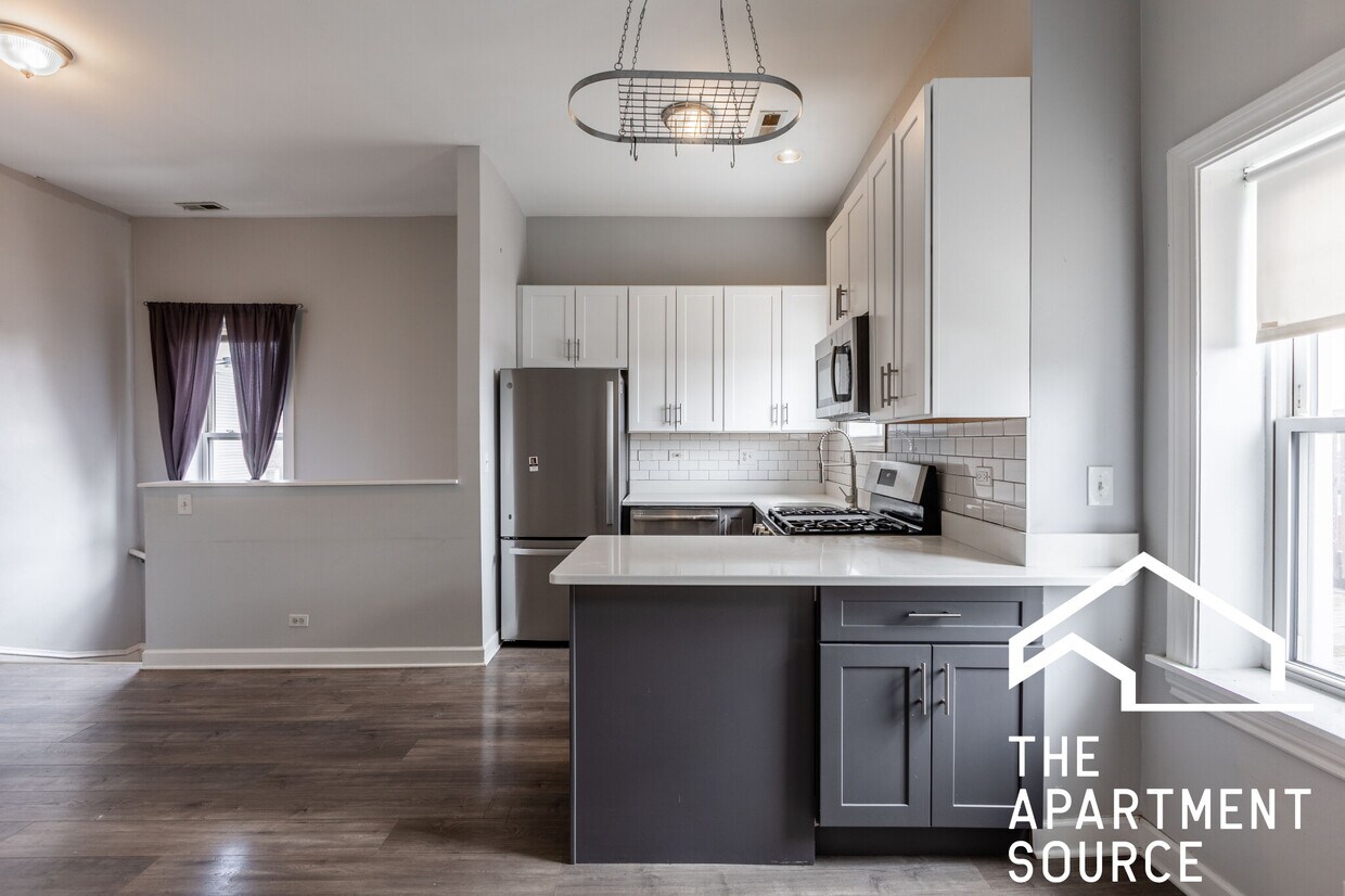 Foto principal - 3216 W Augusta Blvd