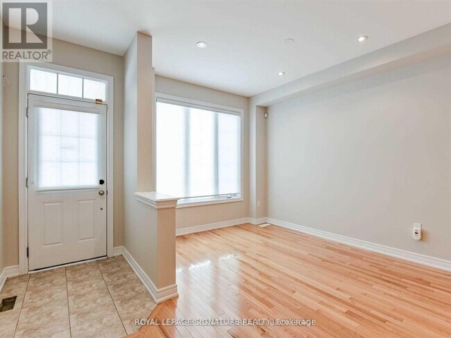 Building Photo - 37 Chesterwood Cres