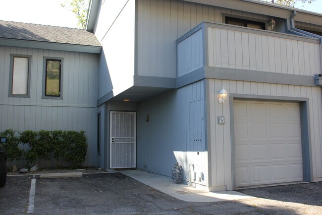 Entry, single garage, + reserved parking space - 25 Quail Ridge Dr