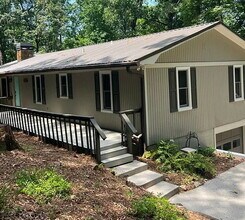 Building Photo - 11 Mizzen Ln