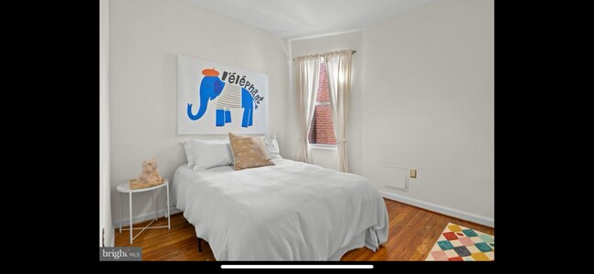 2º dormitorio, ambientado de forma diferente - 772 Harvard St NW