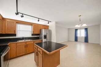 Building Photo - 4528 SW 54th St