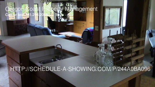 Foto del edificio - 4023 Siletz Hwy