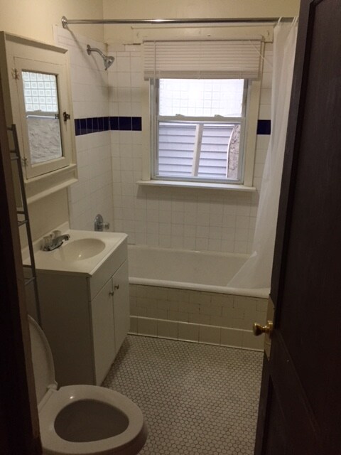 Foto del edificio - 605 W Walnut St