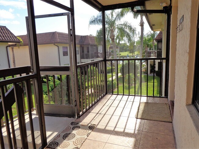 Foto del edificio - 7250 Golf Colony Ct
