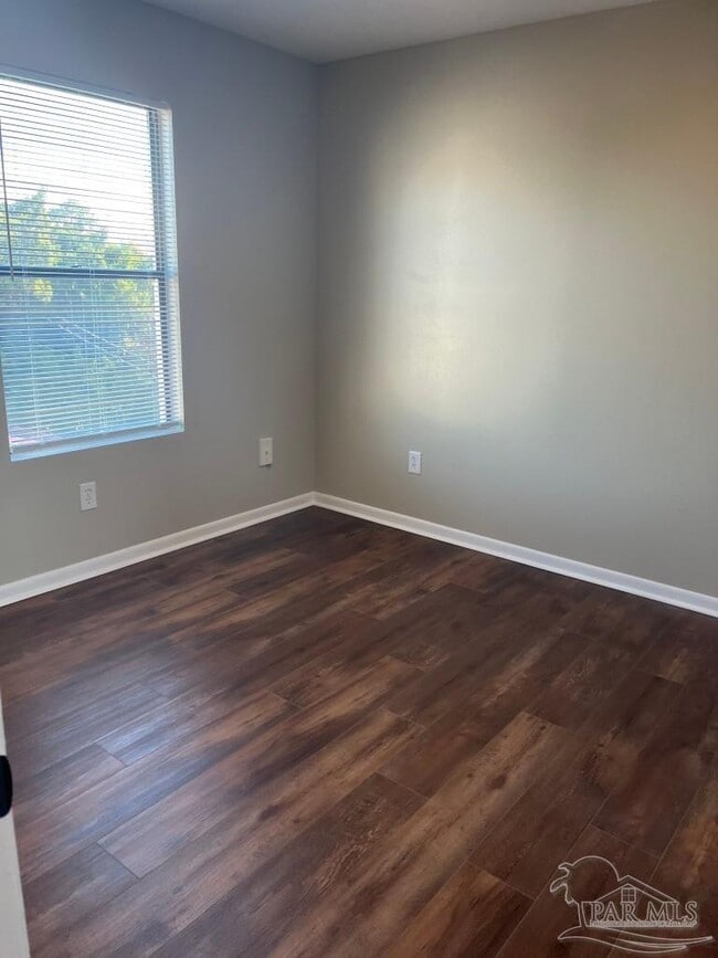 Foto del edificio - 3202 Redwood Ln