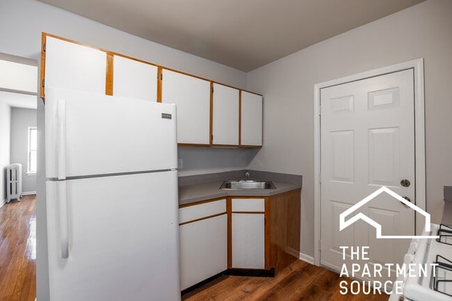 Foto del edificio - 5746 N Winthrop Ave