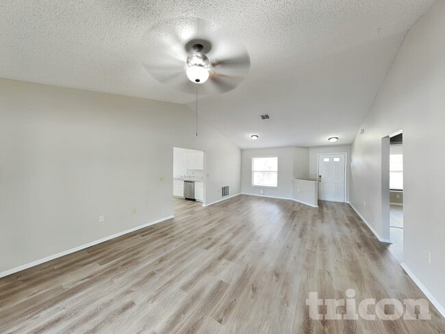 Building Photo - 714 49th St E