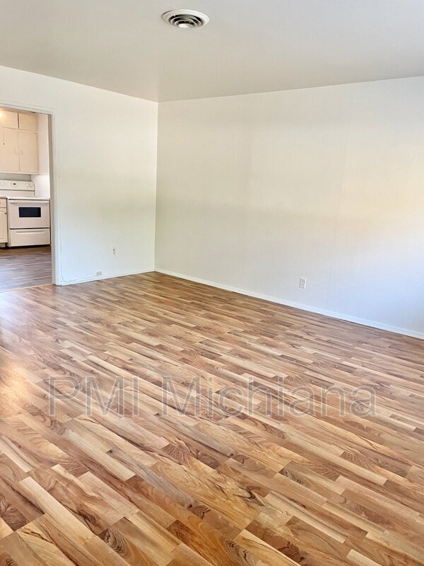 Building Photo - 414 S 29th St