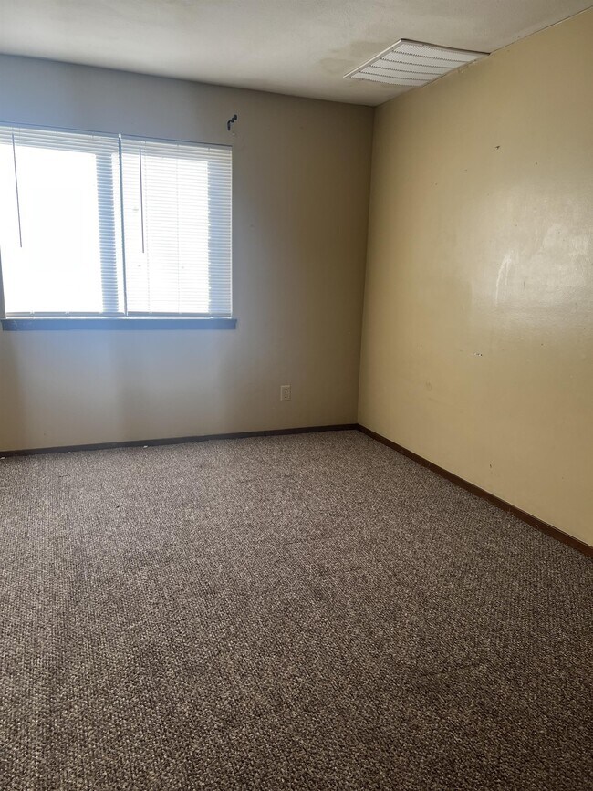 Building Photo - 2416 S Q St