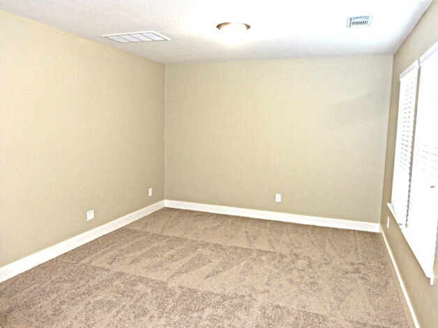 Foto del edificio - 7507 Pheasant Grove Dr