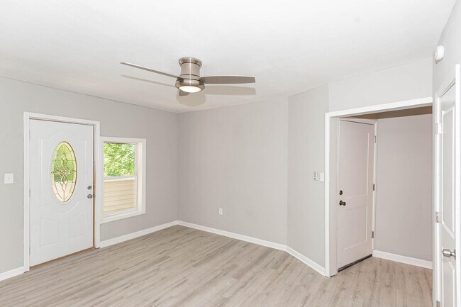Building Photo - 1105 Jefferson Ave