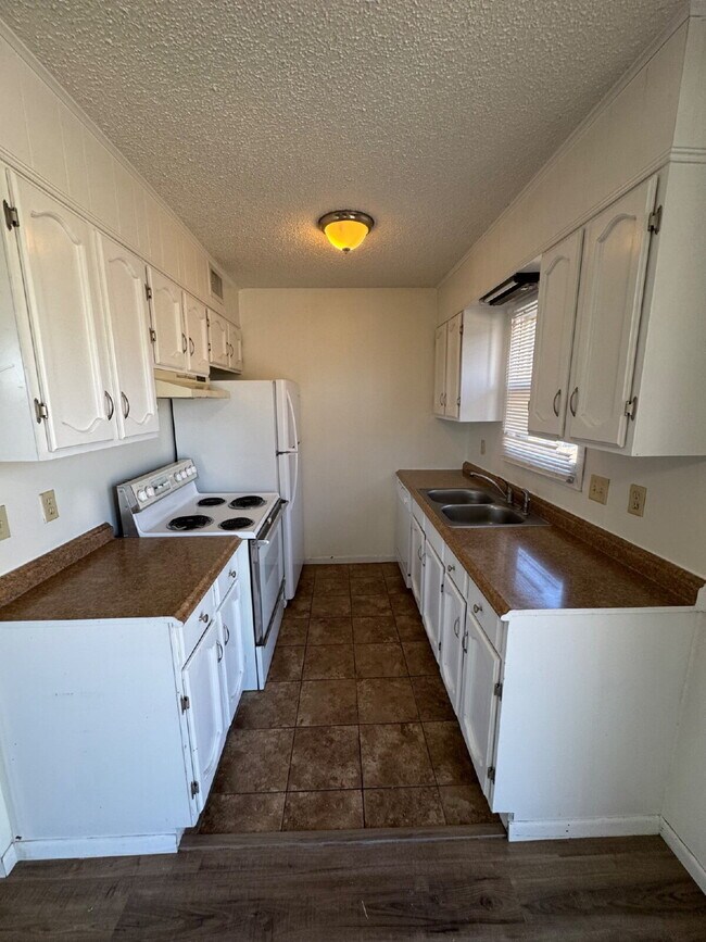 Foto del edificio - "Cozy 2-Bed Oasis in Wichita - Spacious 850 Sq. Ft. Living!"