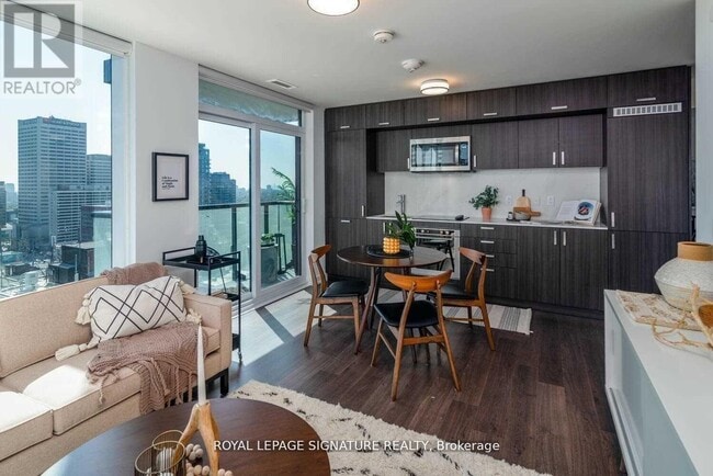 Building Photo - 18 Erskine Ave