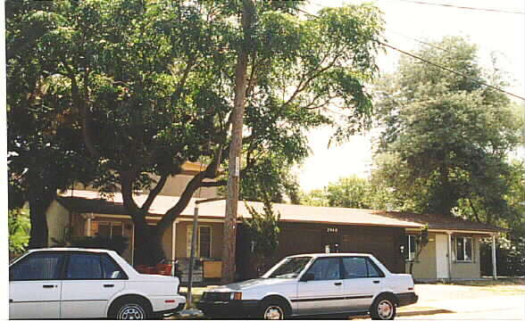 Building Photo - 2040 Riley Ct
