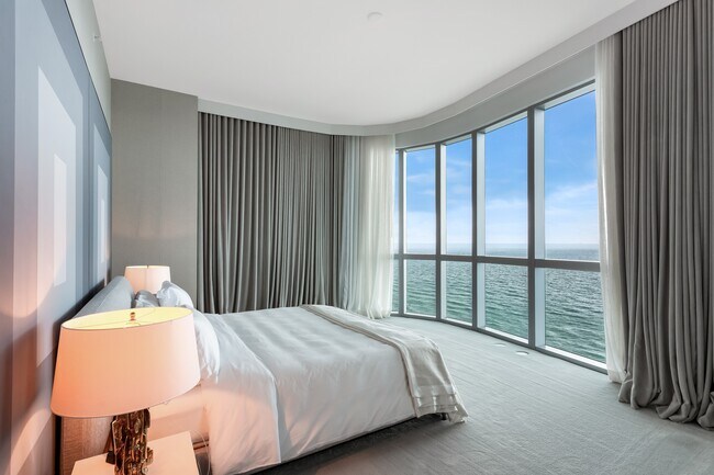 Building Photo - 17475 Collins Ave
