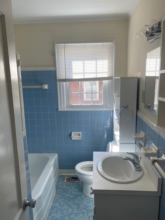 Building Photo - 209 Thrash St