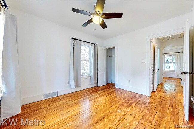 Foto del edificio - 865 W Marshall St