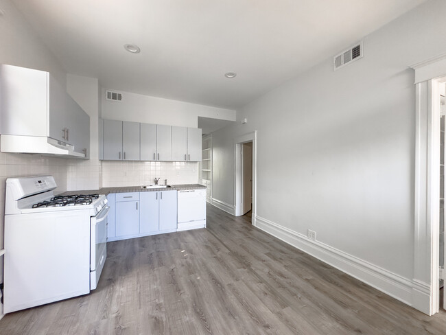 Foto del edificio - 2703 N Magnolia Ave