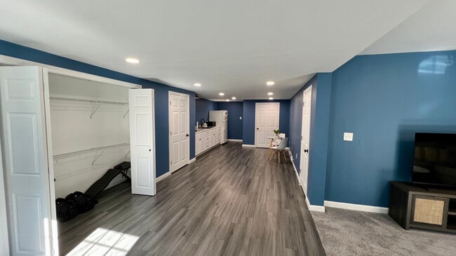 Building Photo - 58 Dartmouth Dr