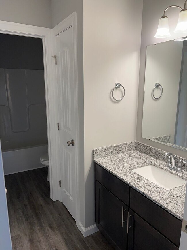 Foto del interior - Ledgestone Townhomes