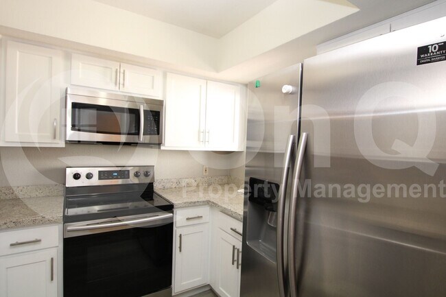 Foto del edificio - 2807 E Paradise Ln