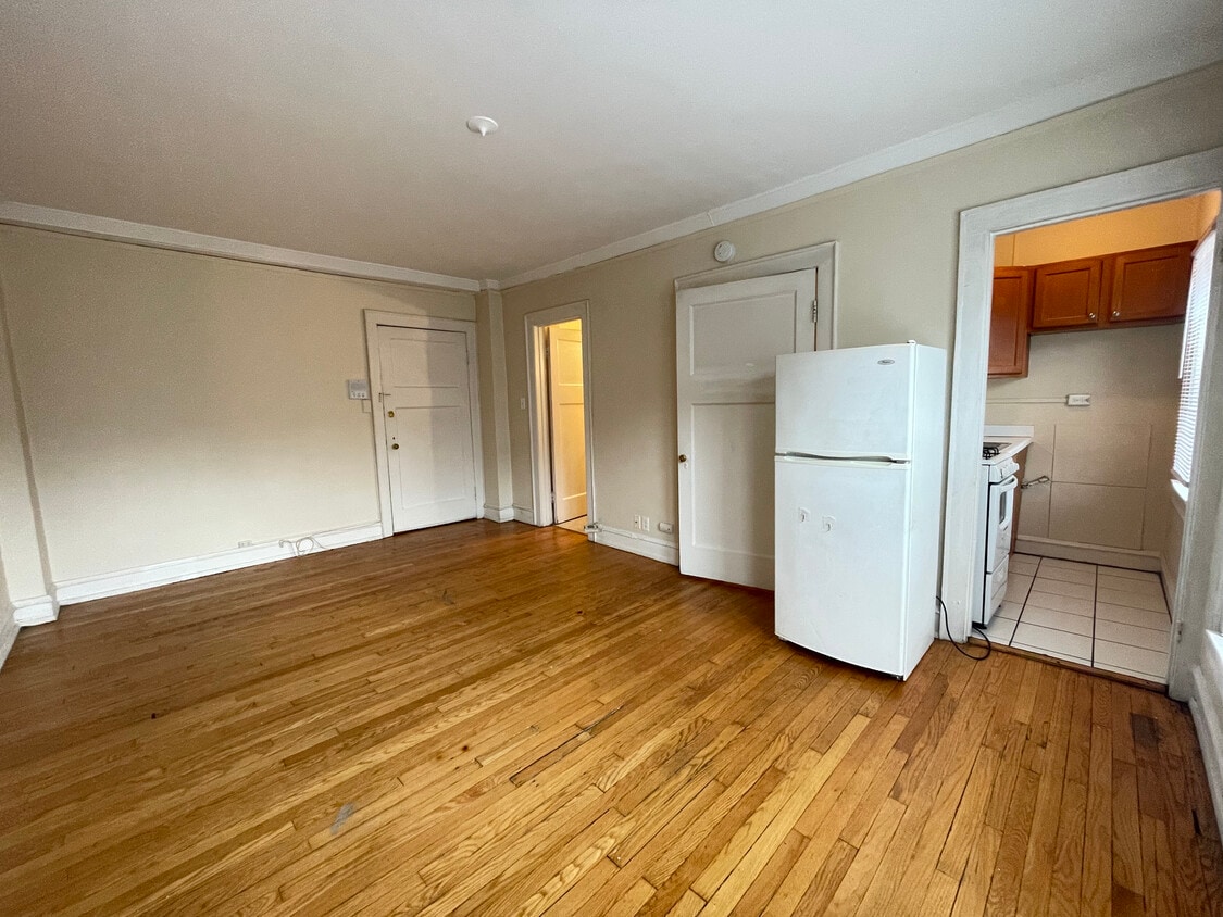 Building Photo - 1303 Cass