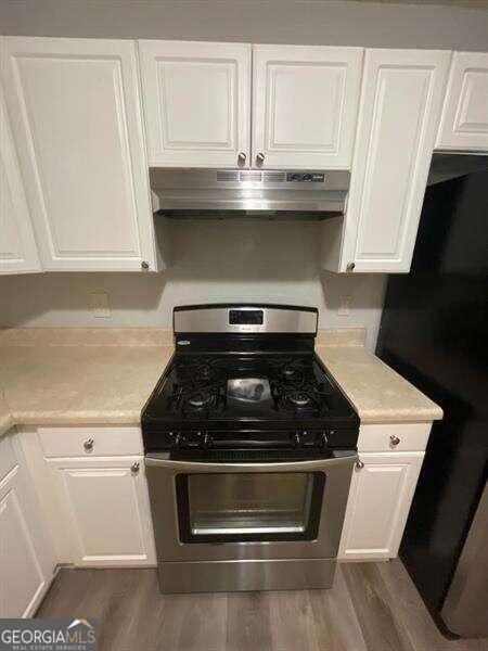Foto del edificio - 5521 Sapphire Cir