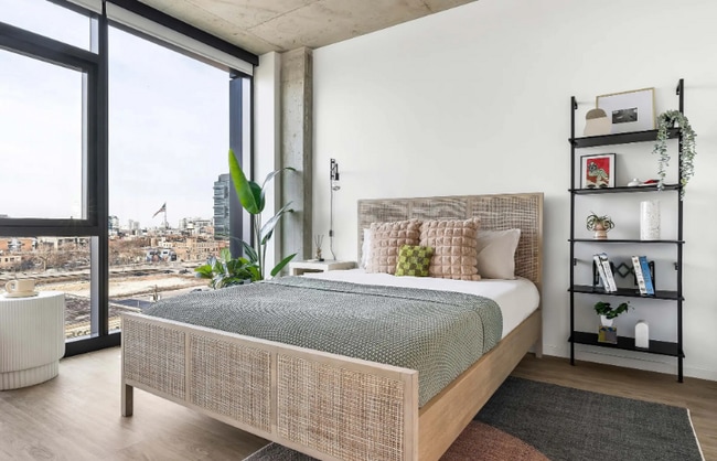 Building Photo - 218 N Elizabeth St