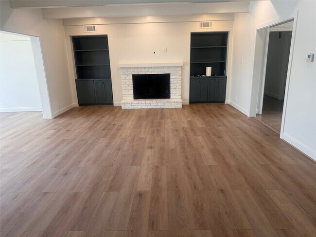 Foto del edificio - 4726 Ivanhoe St