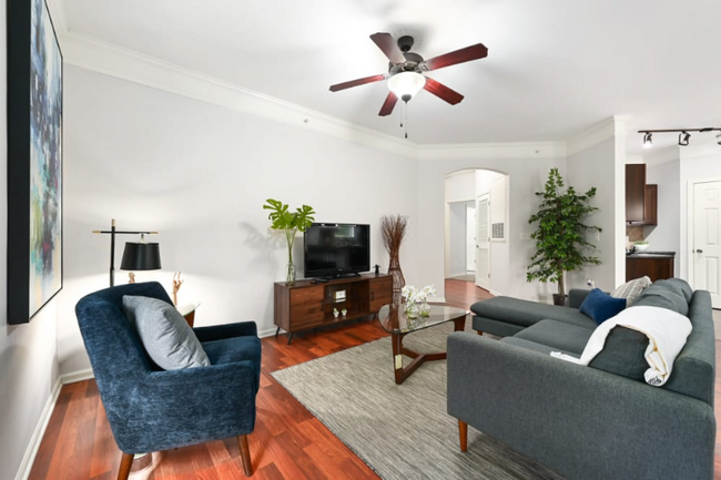 Foto del edificio - 13310 Melrose Ln
