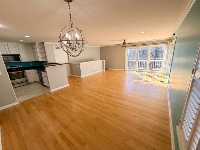 Building Photo - 607 Raphael Place