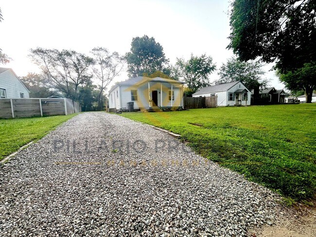 Foto del edificio - Newly Renovated, 2-Bedroom, 1-Bathroom Hom...