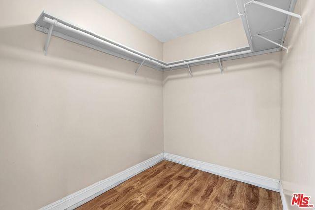 Foto del edificio - 17316 Kingsbury St