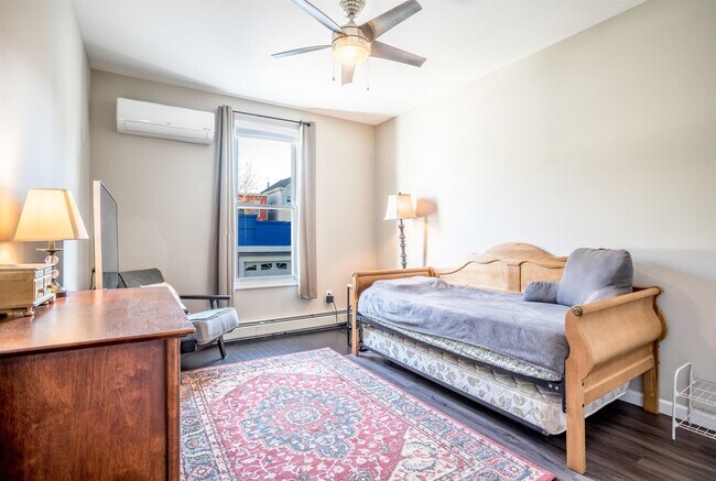 Foto del edificio - 300 Webster Ave