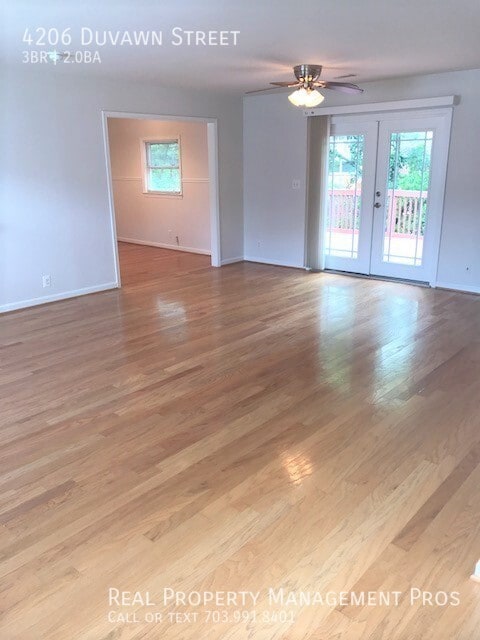 Foto del edificio - Great Commuter Location - Three Bedroom, T...